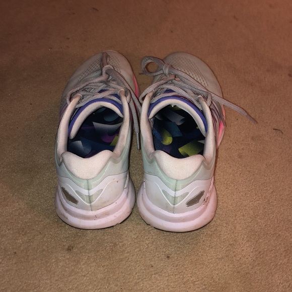 Women’s karhu running shoes - Picture 3 of 5